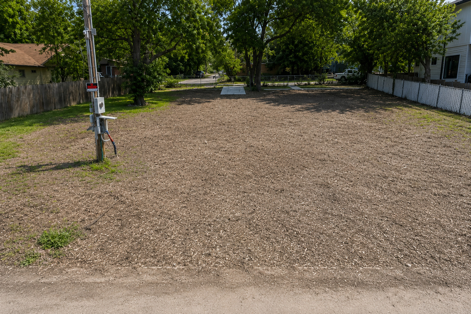2017 East 8th Street Austin, TX 78702 - Photo 5 of 7 A cleared lot offers a prime opportunity for a new home build.