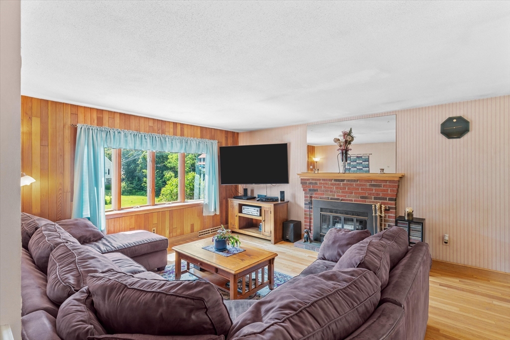 78 Brookside Road Lynn, MA 01902 - Photo 5 of 42 Gallery Image 5