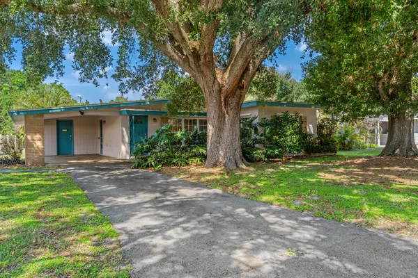$315,000 | 2456 Cortez Avenue, Vero Beach, FL 32960