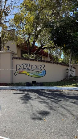 $2,000 | 4174 Inverrary Drive, Unit 402, Lauderhill, FL 33319