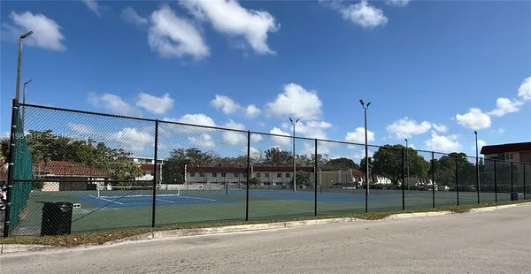 $2,000 | 4174 Inverrary Drive, Unit 402, Lauderhill, FL 33319