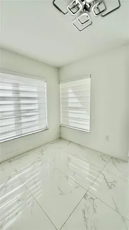 $2,000 | 4174 Inverrary Drive, Unit 402, Lauderhill, FL 33319