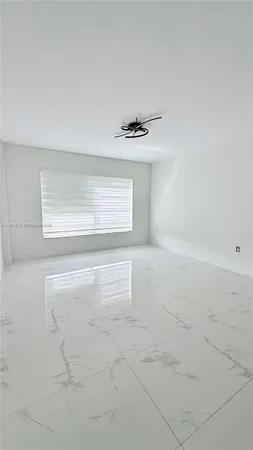 $2,000 | 4174 Inverrary Drive, Unit 402, Lauderhill, FL 33319