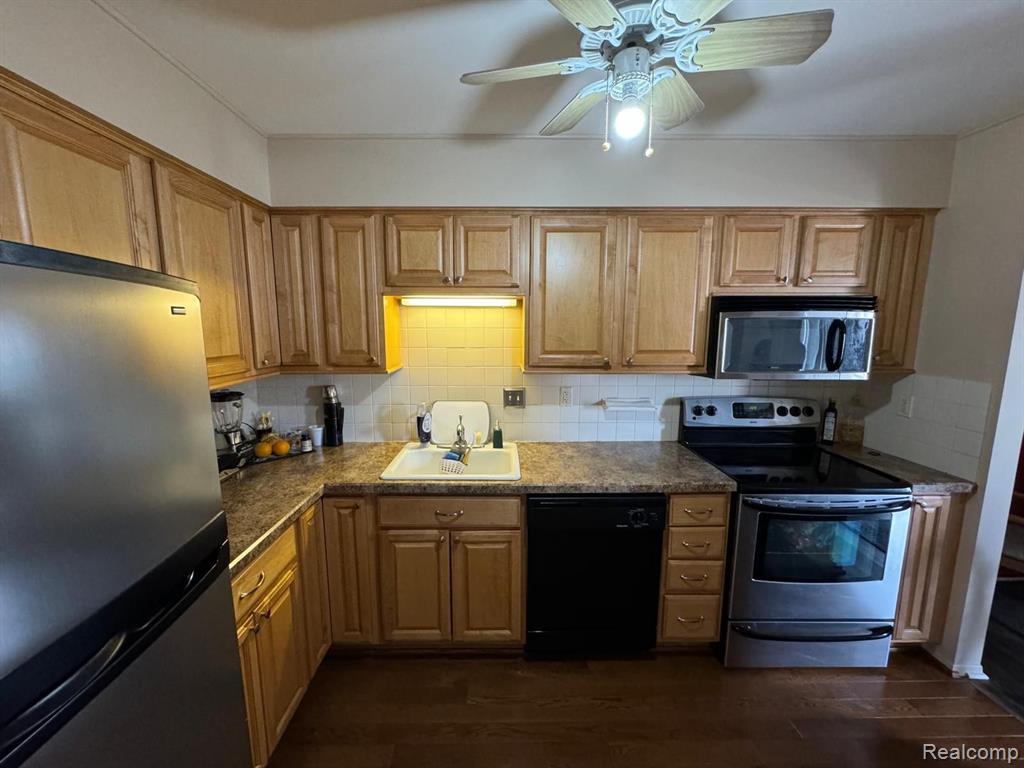 30475 West 14 Mile Road, Unit 75 Farmington Hills, MI 48334 - Photo 14 of 16
