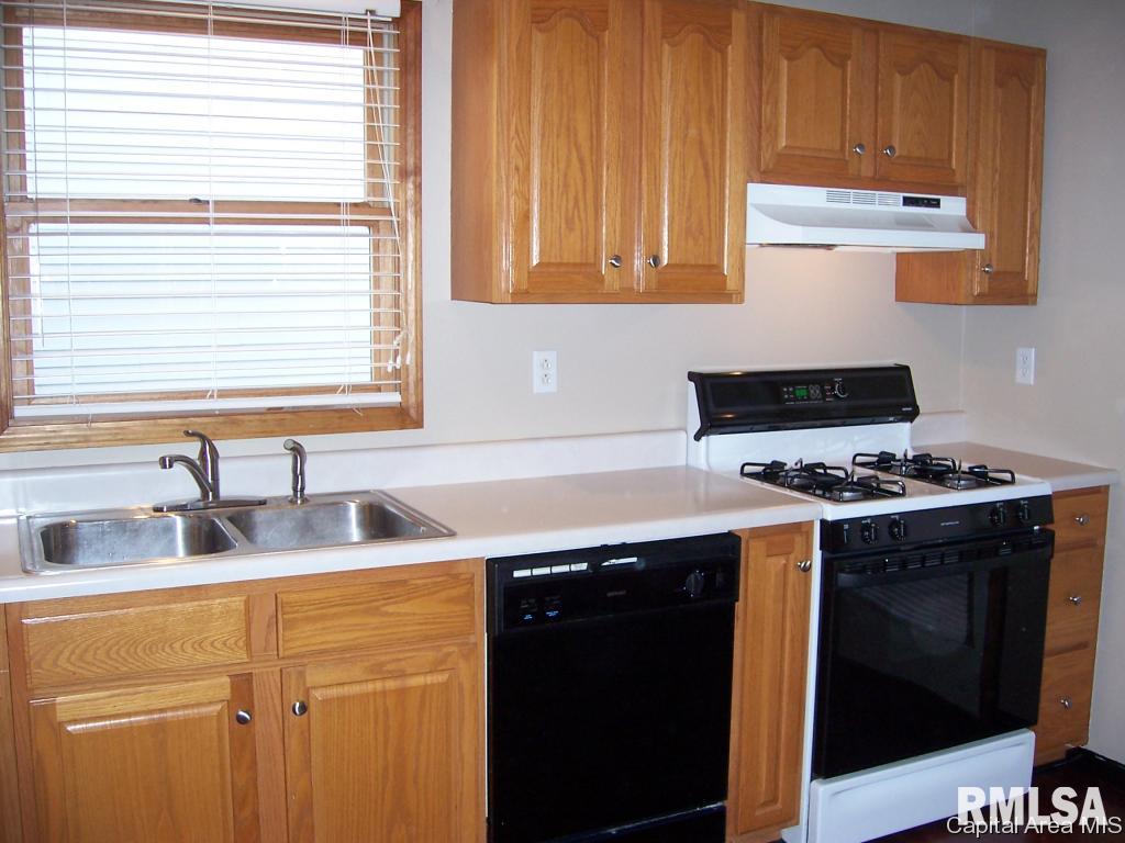 2832 Cronin Drive Springfield, IL 62711 - Photo 5 of 20
