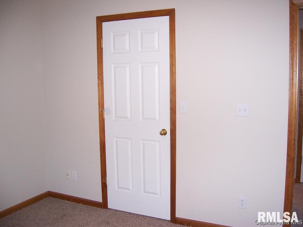 2832 Cronin Drive Springfield, IL 62711 - Photo 9 of 20