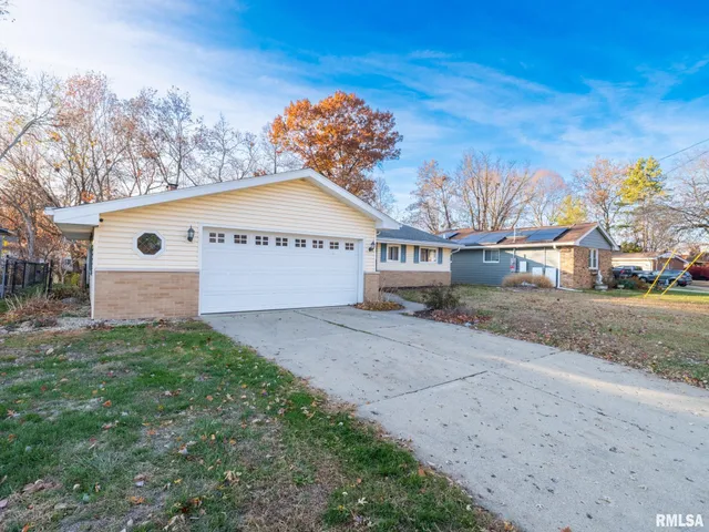 $174,900 | 2523 North Rockwood Drive, Peoria, IL 61604