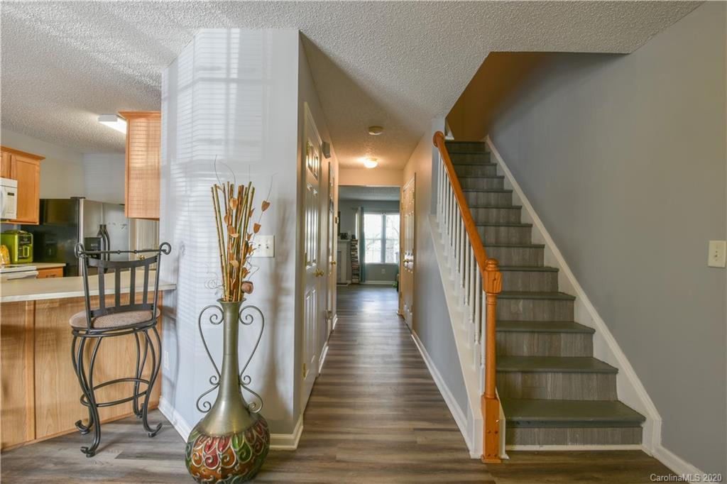 3260 Barons Court Road Charlotte, NC 28213 - Photo 2 of 21
