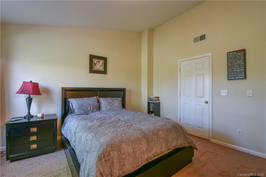 3260 Barons Court Road Charlotte, NC 28213 - Photo 12 of 21