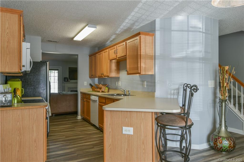 3260 Barons Court Road Charlotte, NC 28213 - Photo 4 of 21