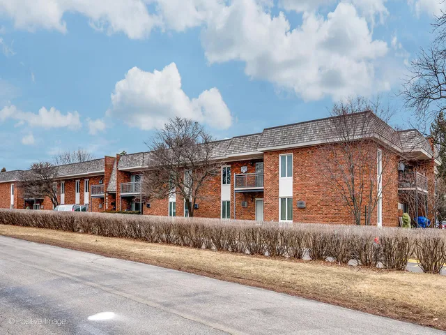 $219,900 | 4129 Saratoga Avenue, Unit 106, Downers Grove, IL 60515