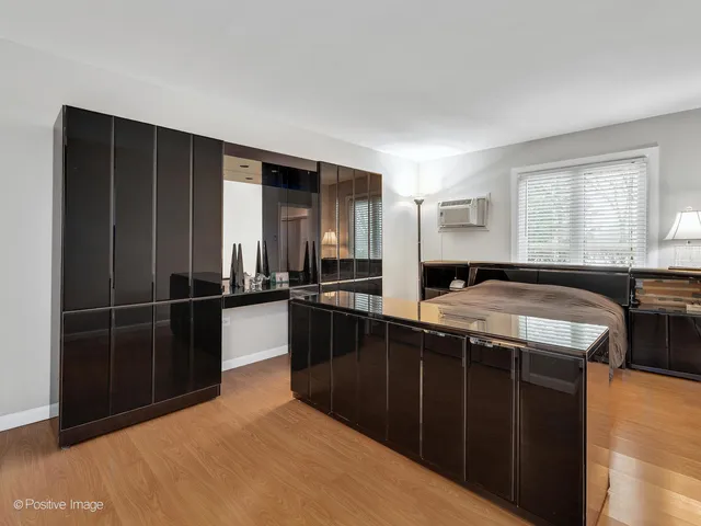 $219,900 | 4129 Saratoga Avenue, Unit 106, Downers Grove, IL 60515