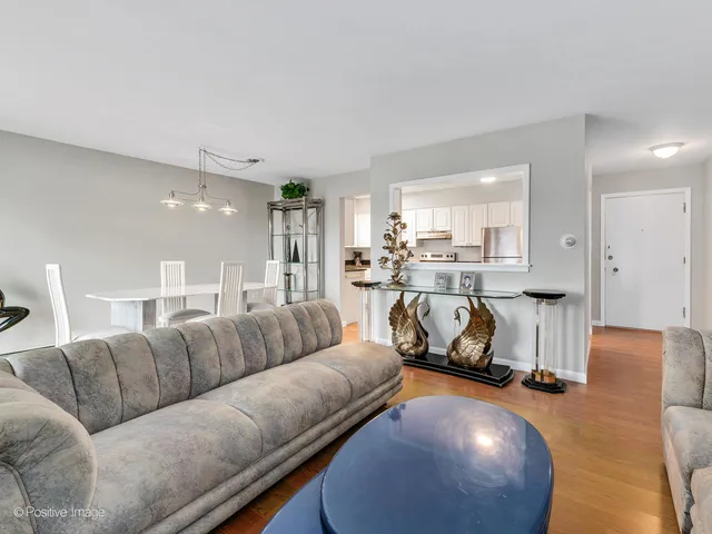 $219,900 | 4129 Saratoga Avenue, Unit 106, Downers Grove, IL 60515