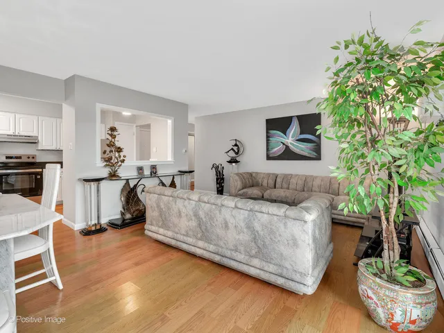 $219,900 | 4129 Saratoga Avenue, Unit 106, Downers Grove, IL 60515