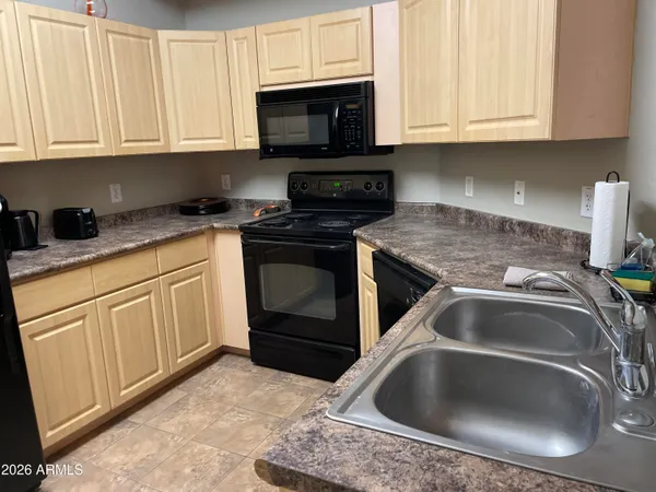 $2,800 | 5303 North 7th Street, Unit 113, Phoenix, AZ 85014