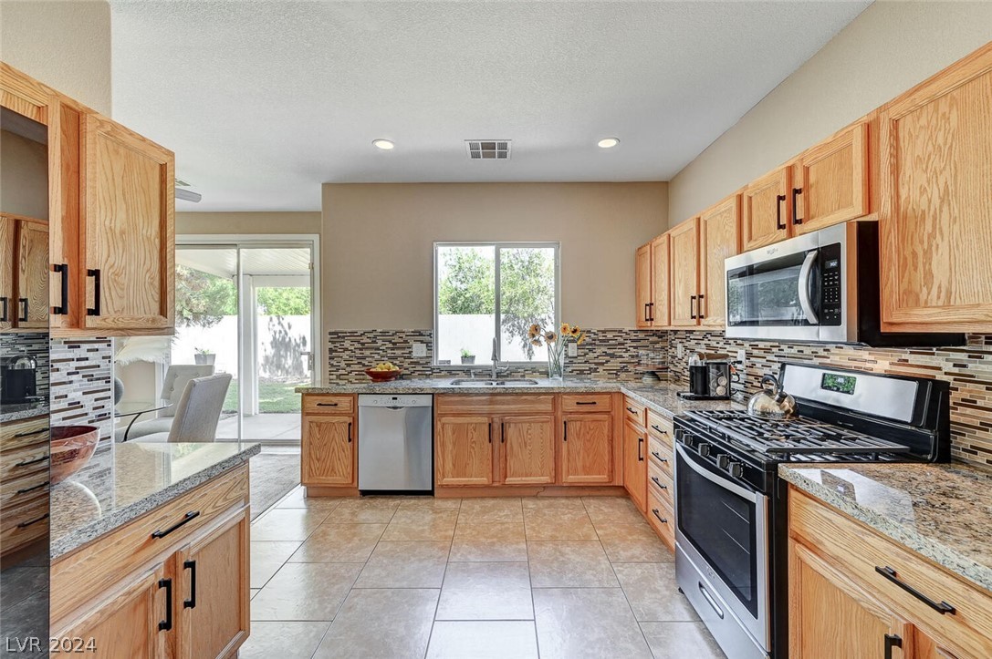 3216 Rushing Waters Place Las Vegas, NV 89135 - Photo 13 of 46