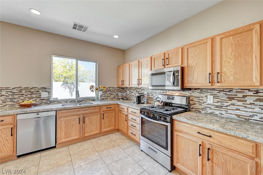 3216 Rushing Waters Place Las Vegas, NV 89135 - Photo 14 of 46