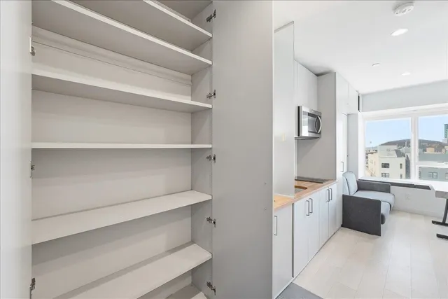 $1,830 | 190 Academy Street, Unit 312, Jersey City, NJ 07306