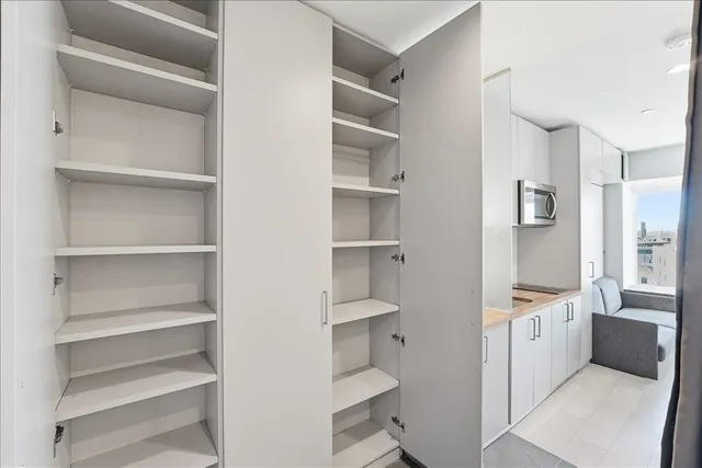 $1,830 | 190 Academy Street, Unit 312, Jersey City, NJ 07306