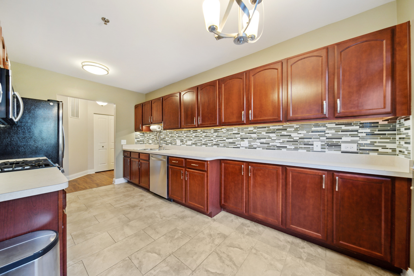 941 North Swift Road, Unit 104 Addison, IL 60101 - Photo 15 of 43 Gallery Image 15