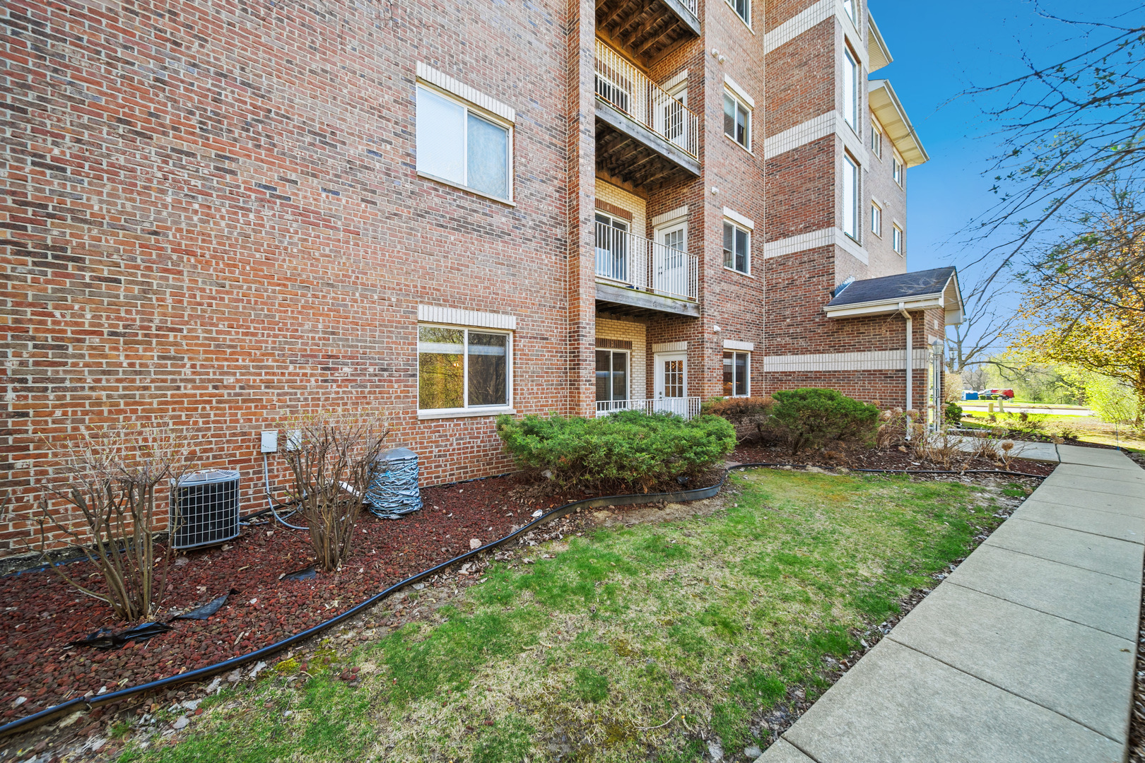 941 North Swift Road, Unit 104 Addison, IL 60101 - Photo 34 of 43 Gallery Image 34