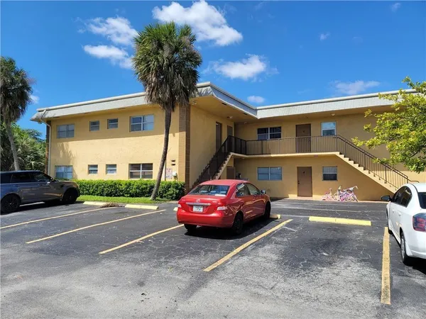 $2,100 | 1061 Northwest 45th Street, Unit 8, Pompano Beach, FL 33064