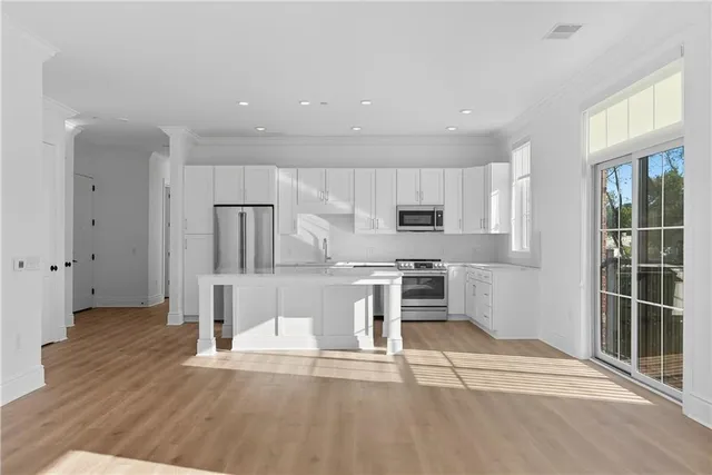 $1,276,000 | 1 1st Street, Unit 301, Oakmont, PA 15139