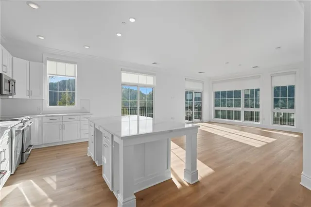 $1,276,000 | 1 1st Street, Unit 301, Oakmont, PA 15139