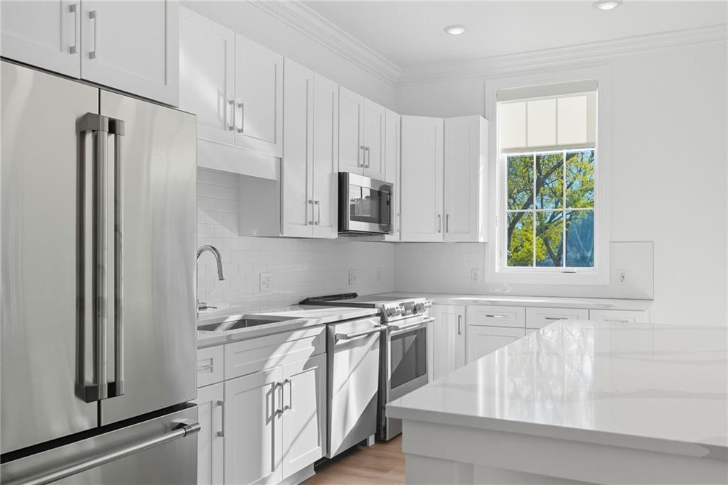 1 1st Street, Unit 301 Oakmont, PA 15139 - Photo 5 of 49