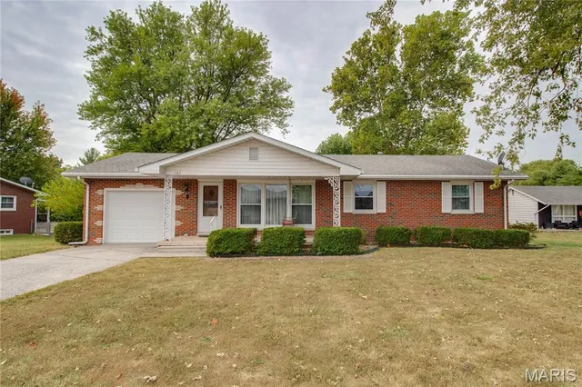 $150,000 | 102 Avalon Street, Brighton, IL 62012
