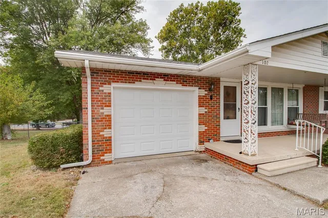 $150,000 | 102 Avalon Street, Brighton, IL 62012