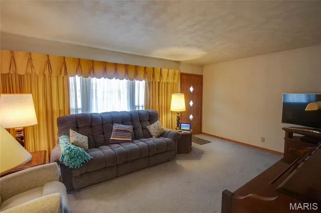 $150,000 | 102 Avalon Street, Brighton, IL 62012