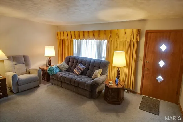 $150,000 | 102 Avalon Street, Brighton, IL 62012