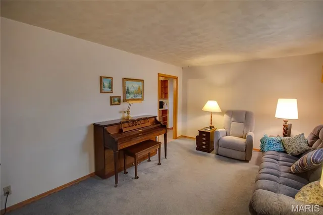 $150,000 | 102 Avalon Street, Brighton, IL 62012