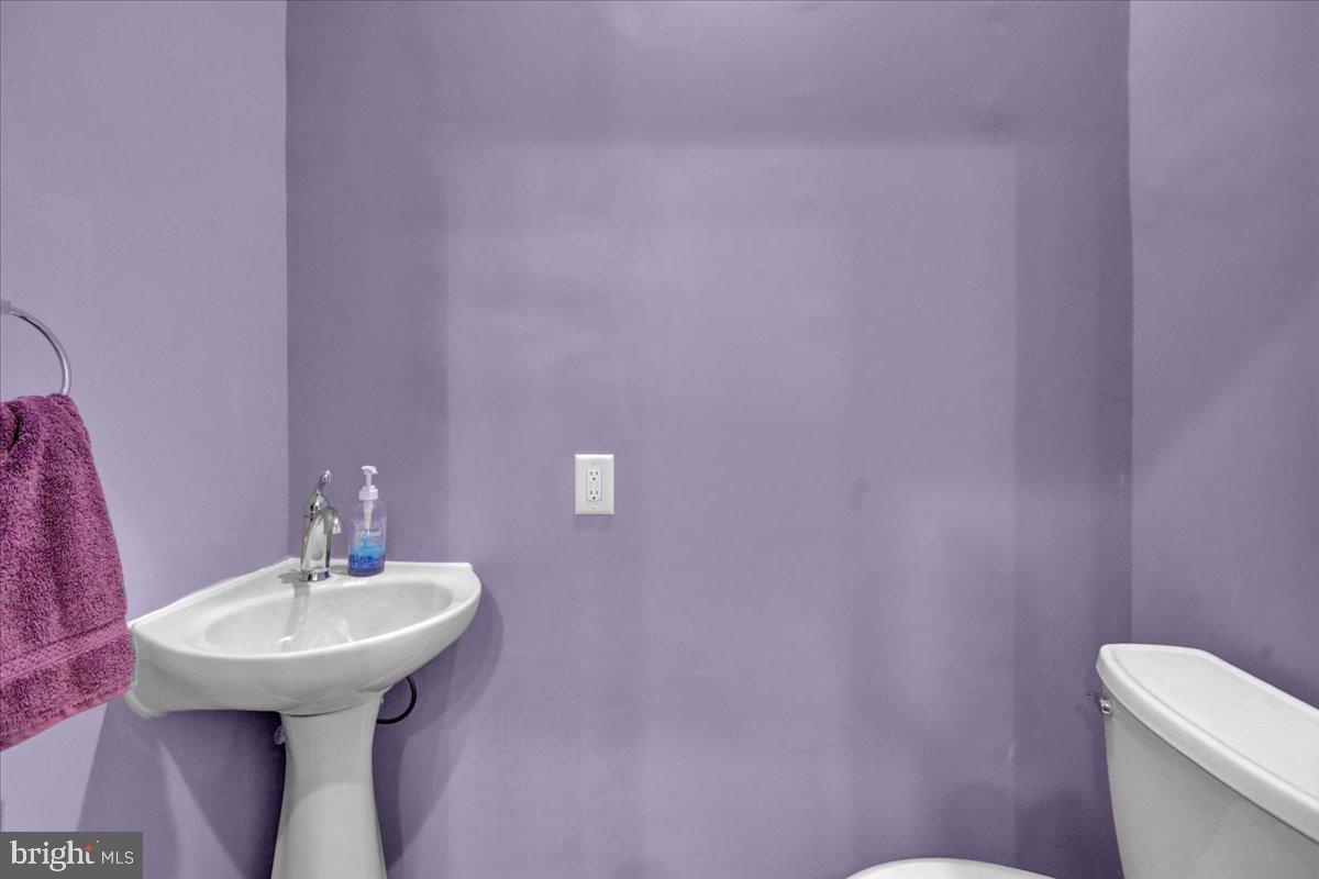 613 March Street Shillington, PA 19607 - Photo 20 of 36 lst floor powder room