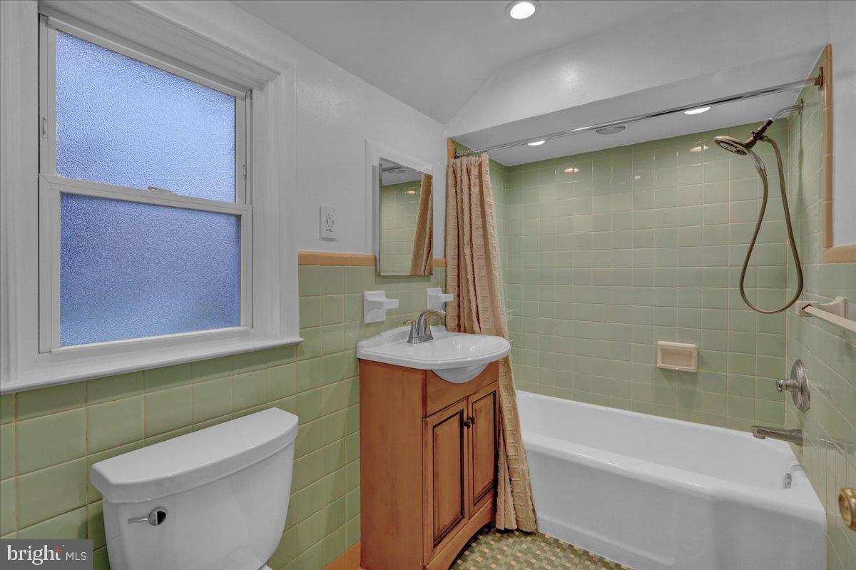 613 March Street Shillington, PA 19607 - Photo 29 of 36 Tiled shower and floor