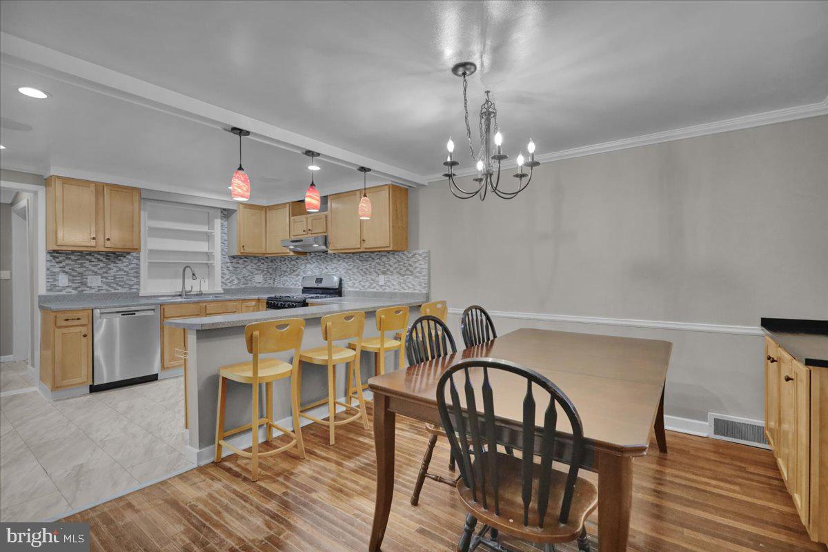 613 March Street Shillington, PA 19607 - Photo 9 of 36 Dining area