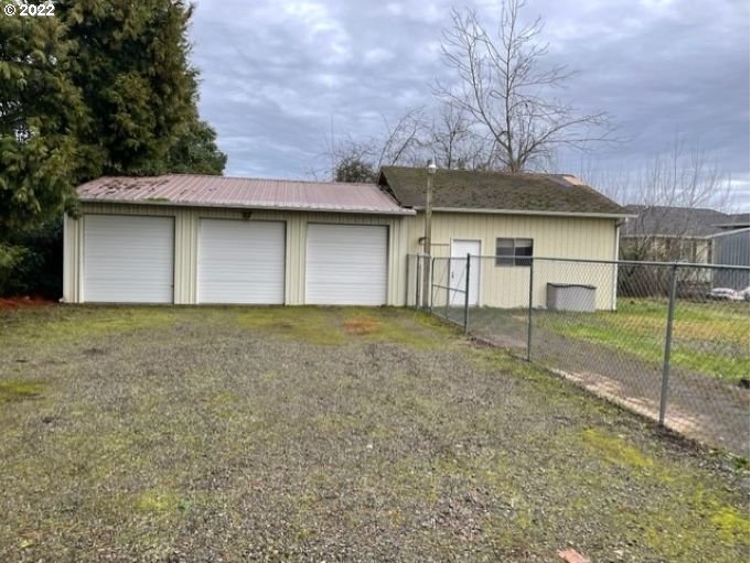 8792 Portland Road Northeast Salem, OR 97305 - Photo 13 of 14 Gallery Image 13