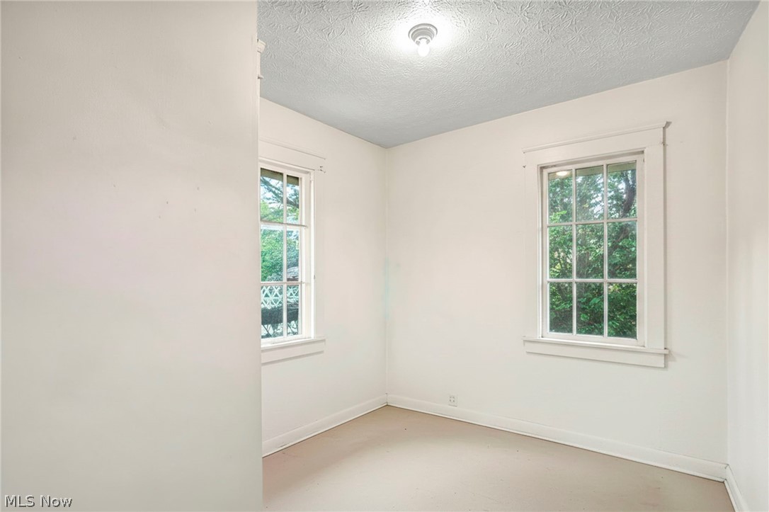 56 Vesper Street Akron, OH 44310 - Photo 29 of 37