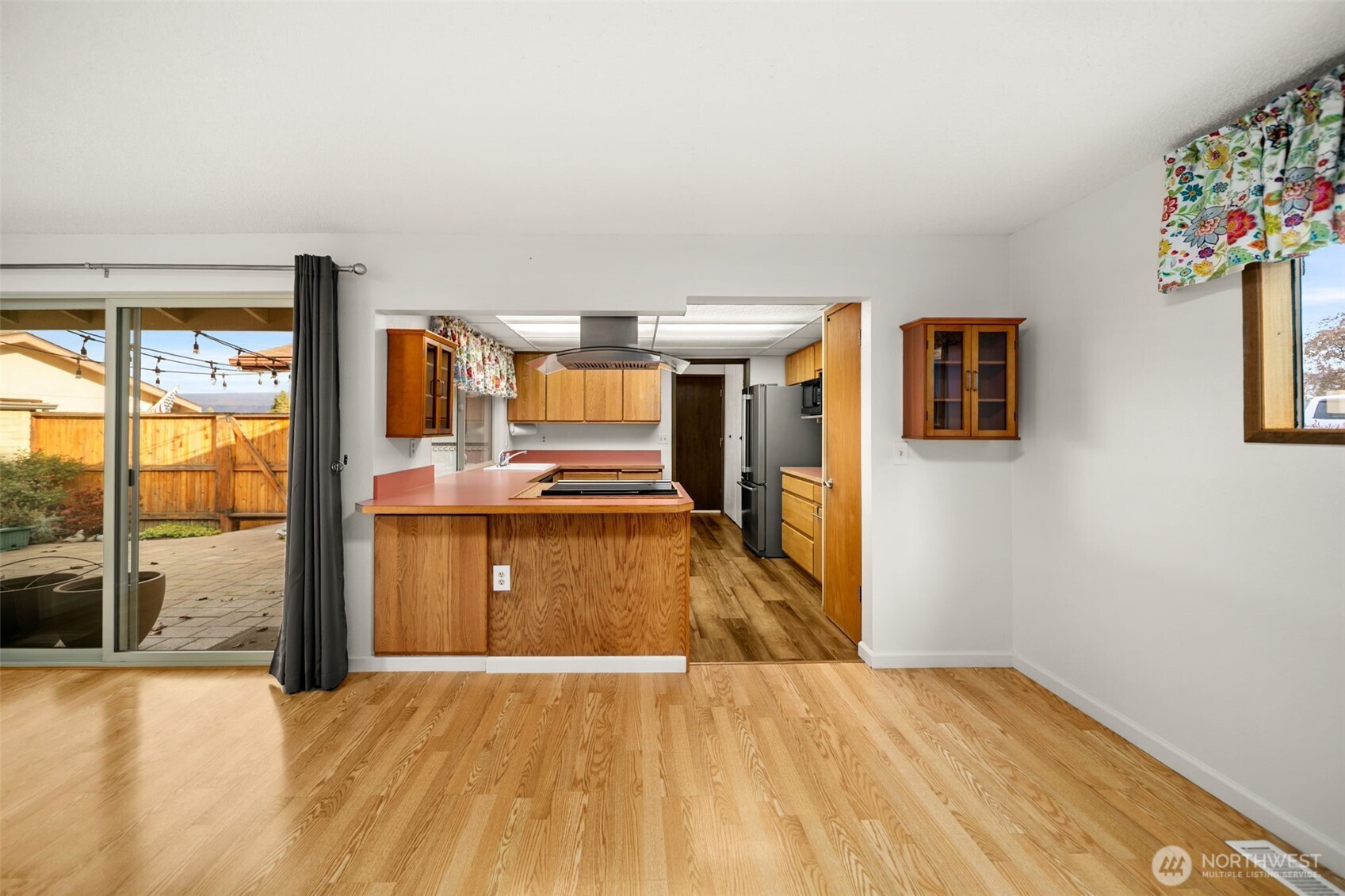 300 South Elliott Avenue, Unit 29 Wenatchee, WA 98801 - Photo 12 of 36 a view of a living room with a large window