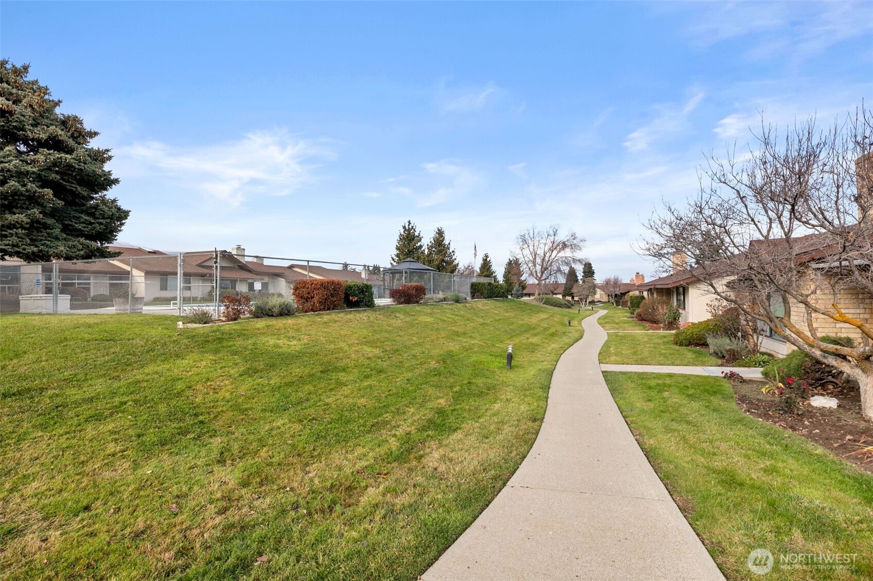 300 South Elliott Avenue, Unit 29 Wenatchee, WA 98801 - Photo 35 of 36 a view of an outdoor space with garden