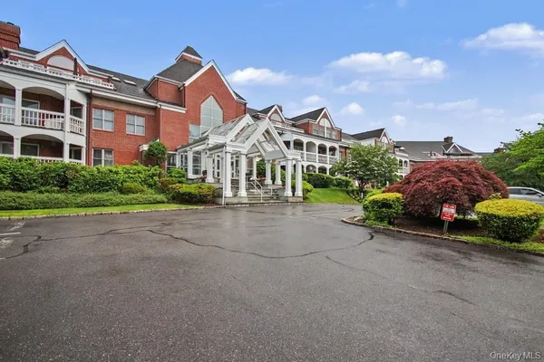 $6,800 | 333 North State Road, Unit 61, Briarcliff Manor, NY 10510