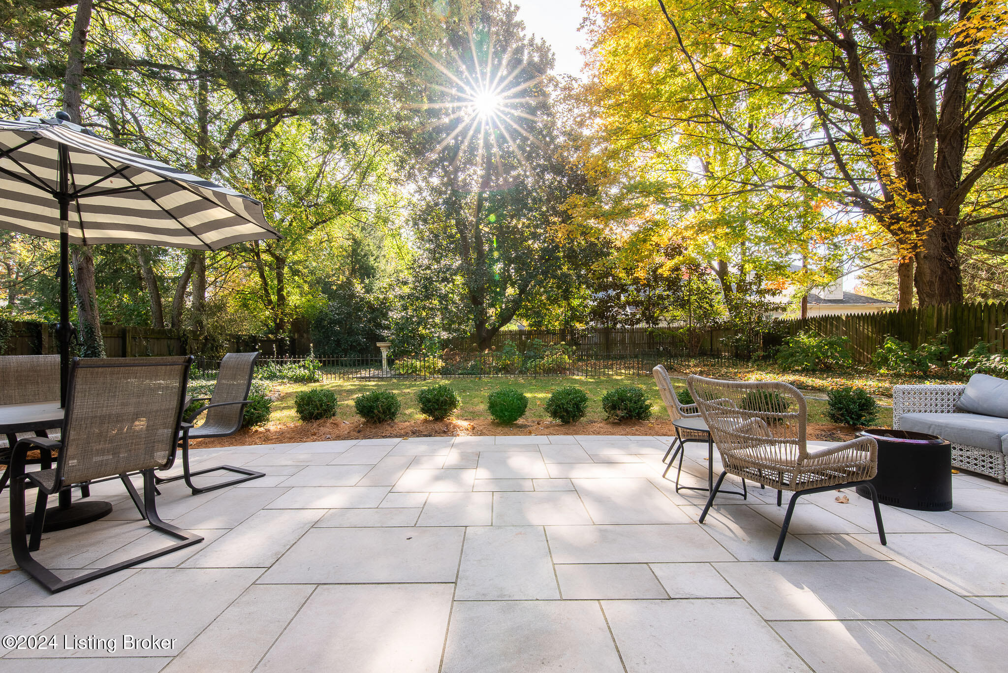 27 River Hill Road Louisville, KY 40207 - Photo 14 of 74 27 River Hill Rd_exteriors-16