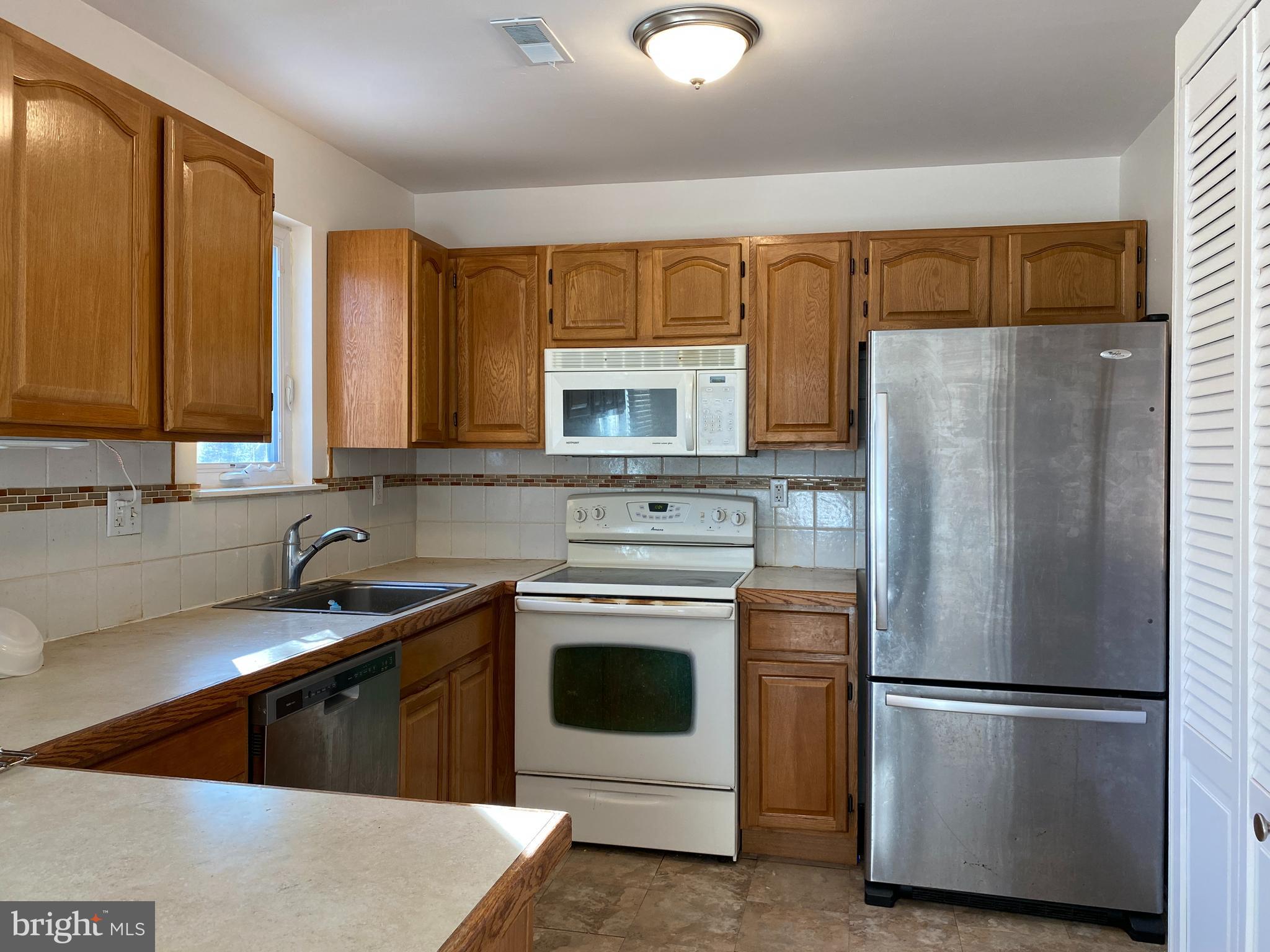 212 Sandy Ridge Drive Doylestown, PA 18901 - Photo 3 of 26