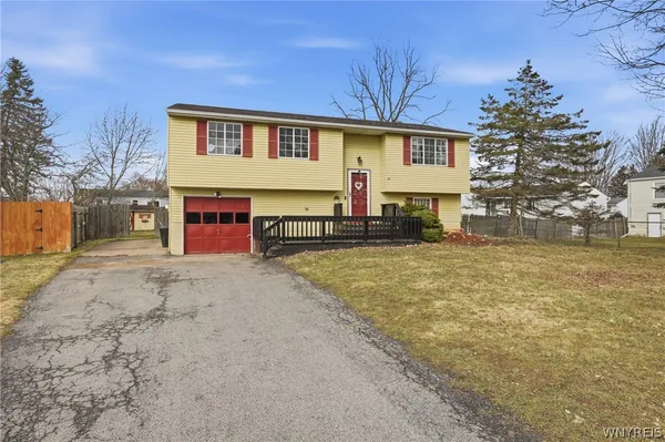 $189,900 | 6954 Academy Lane, Lockport Town, NY 14094