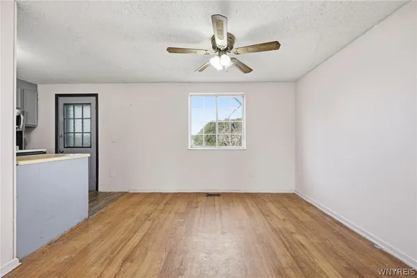 $189,900 | 6954 Academy Lane, Lockport Town, NY 14094