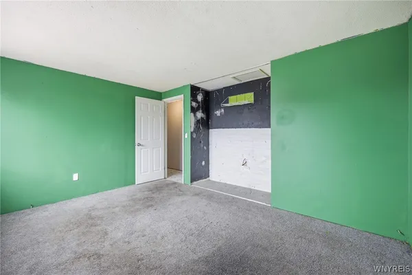 $189,900 | 6954 Academy Lane, Lockport Town, NY 14094