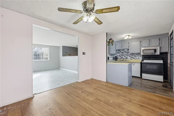 $189,900 | 6954 Academy Lane, Lockport Town, NY 14094