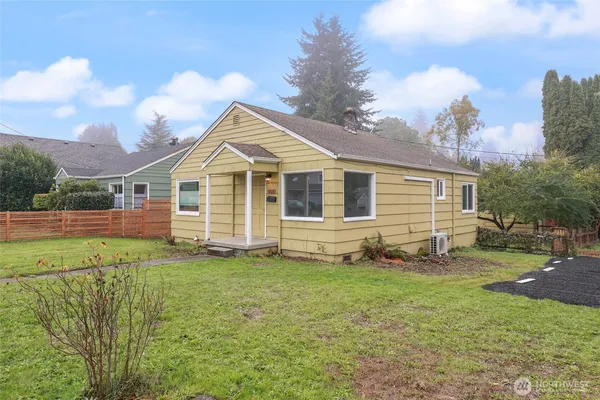 $2,200 | 1223 Puget Street Northeast, Olympia, WA 98506