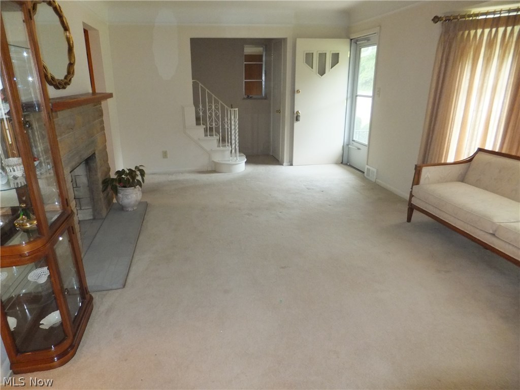 5758 Hauserman Road Parma, OH 44130 - Photo 4 of 34
